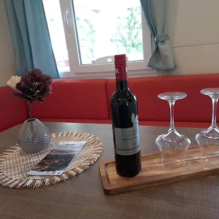 Boric Mobile Homes In Bijela Uvala And Zelena Laguna אתר קמפינג פורץ