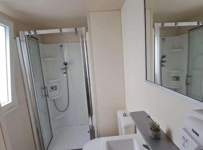 Boric Mobile Homes In Bijela Uvala And Zelena Laguna Kamp alanı *