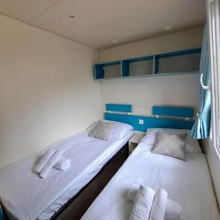 مكان تخييم Boric Mobile Homes In Bijela Uvala And Zelena Laguna