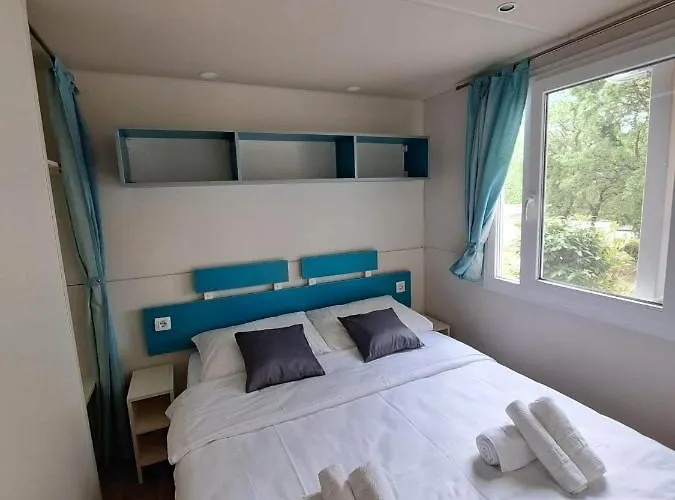 Boric Mobile Homes In Bijela Uvala And Zelena Laguna * ポレッチ